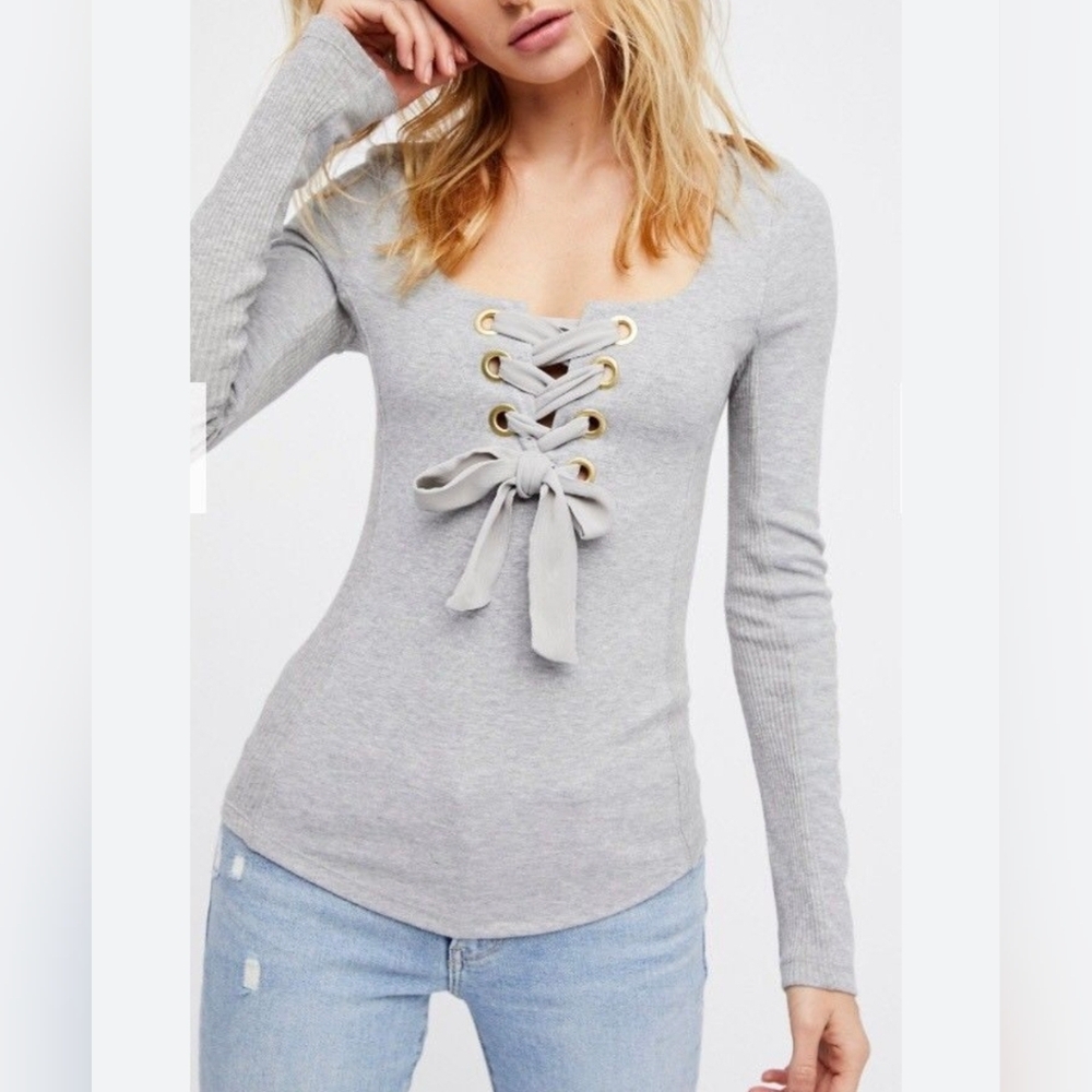 FREE PEOPLE Looking Back Grey Lace Up Grommet Top Size XS
